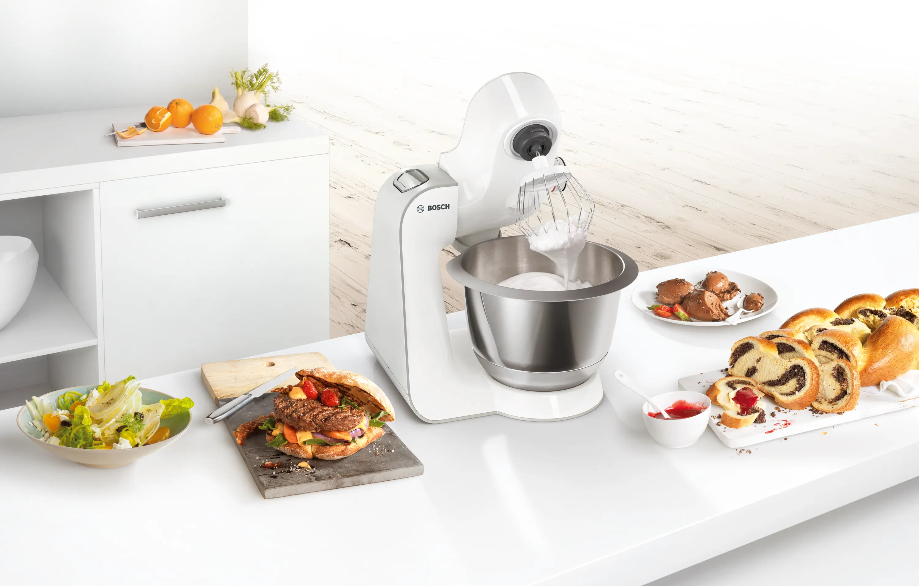 Serie 4 Keukenmachine MUM 5 1000 W Wit, Zilver