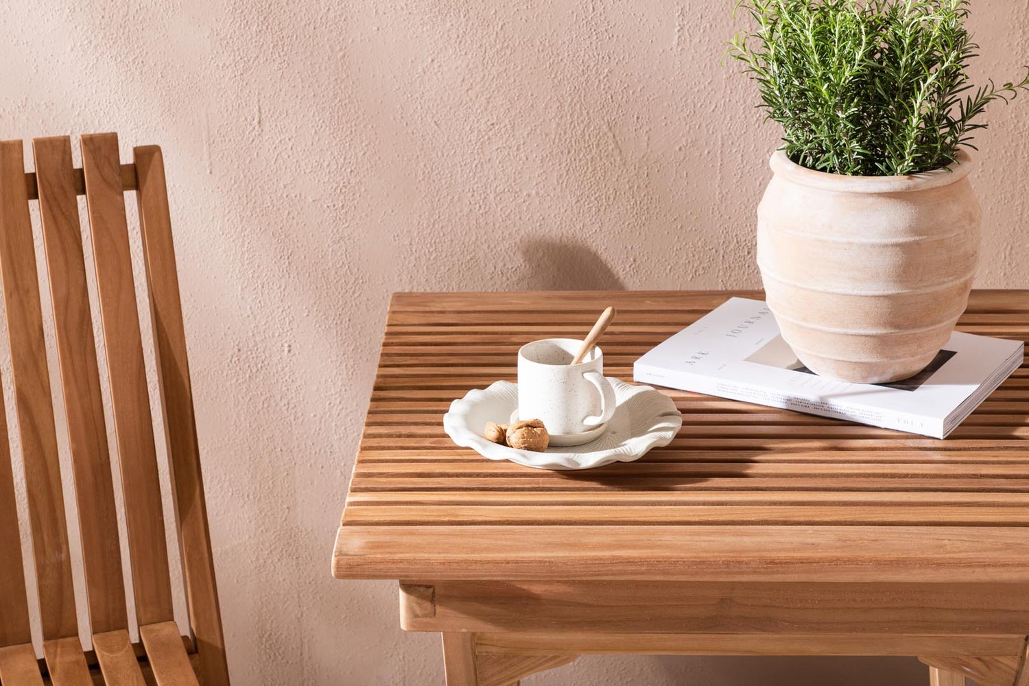 Ghana tuinset: tafel 70x70cm, 2 stoelen, natuurlijke afwerking. 70 x 75 x 70 cm