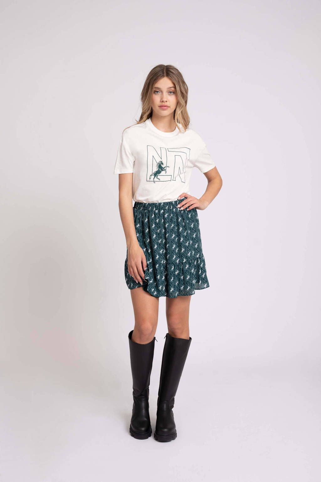 NIK&NIK rok Kanye met all over print en plooien groen