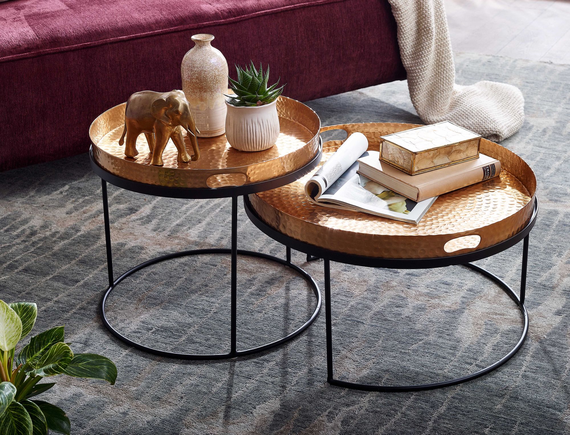 KADIMA DESIGN Modernes Hammerschlag-Couchtisch Set in Gold/Schwarz, Stabile Aluminiumkonstruktion, 2er Pack