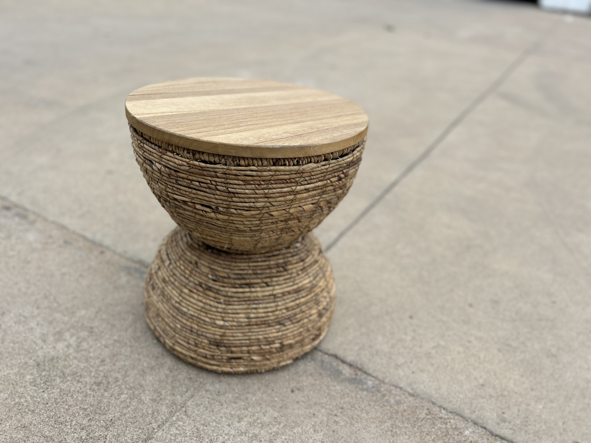 Hocker aus Bananenblattfaser, natur, Ø 41 cm, H 48 cm von fischer's lagerhaus