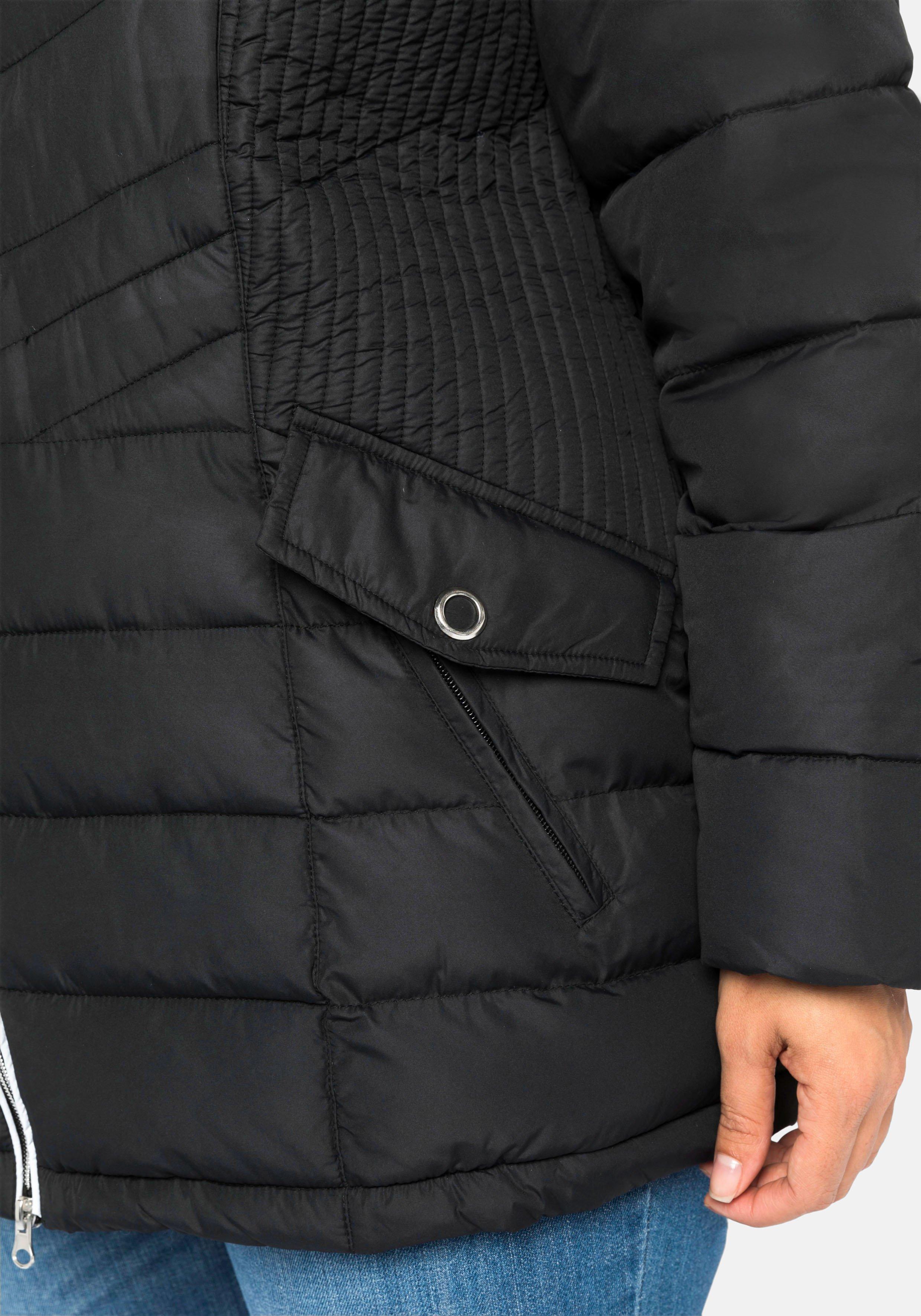 Steppjacke mit abnehmbarer Kapuze