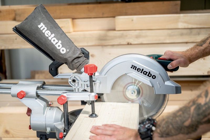 METABO Afkortzaag KGS254M - 1800 W - Ø 254 mm
