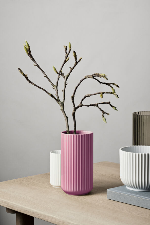 Lyngby Porcelæn Lyngby Vase H20. 5 cm lilla porcelæn Lilla