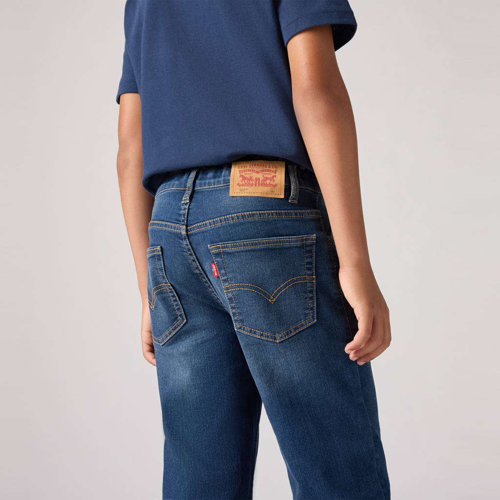 Levi's 502 tapered fit jeans garland
