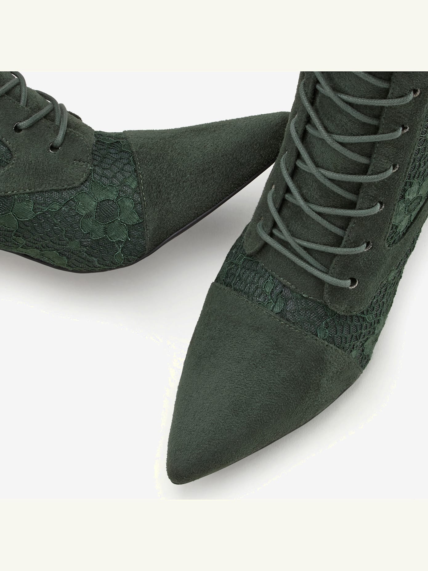 Bottines à lacets détails en dentelle tendance