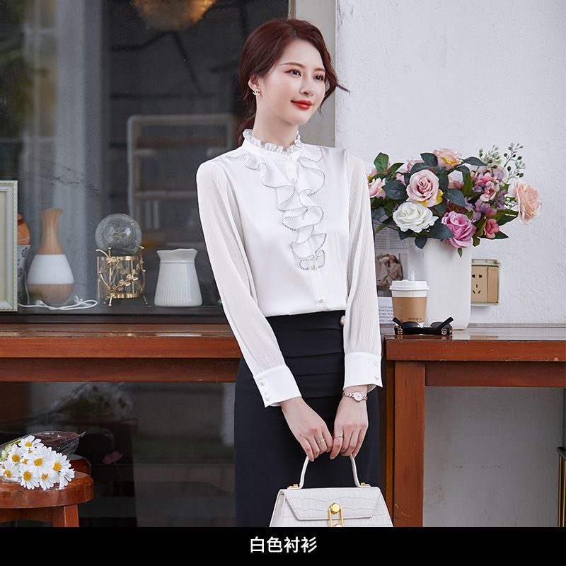 Skyheart - Blouse met ruches / Kokerrok met hoge taille