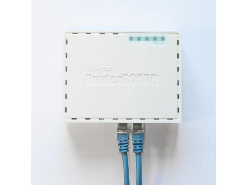 MikroTik Router RB750GR3, hEX Ethernet-Router mit fünf Gigabit-Ports