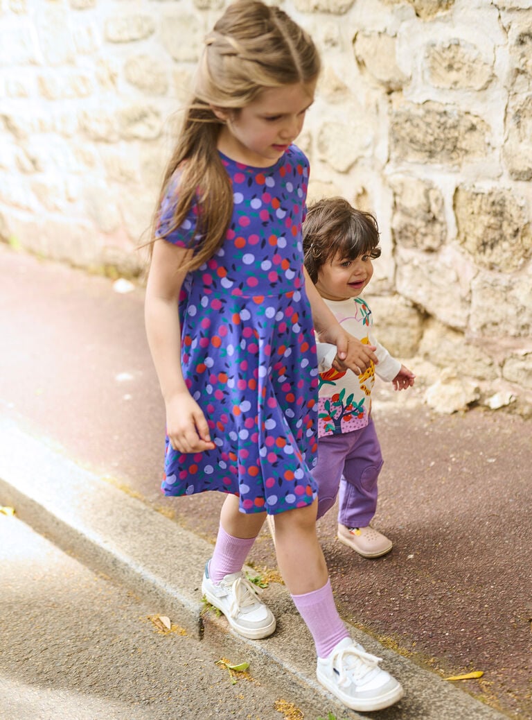 Robe imprimée sur fond bleu pour fille