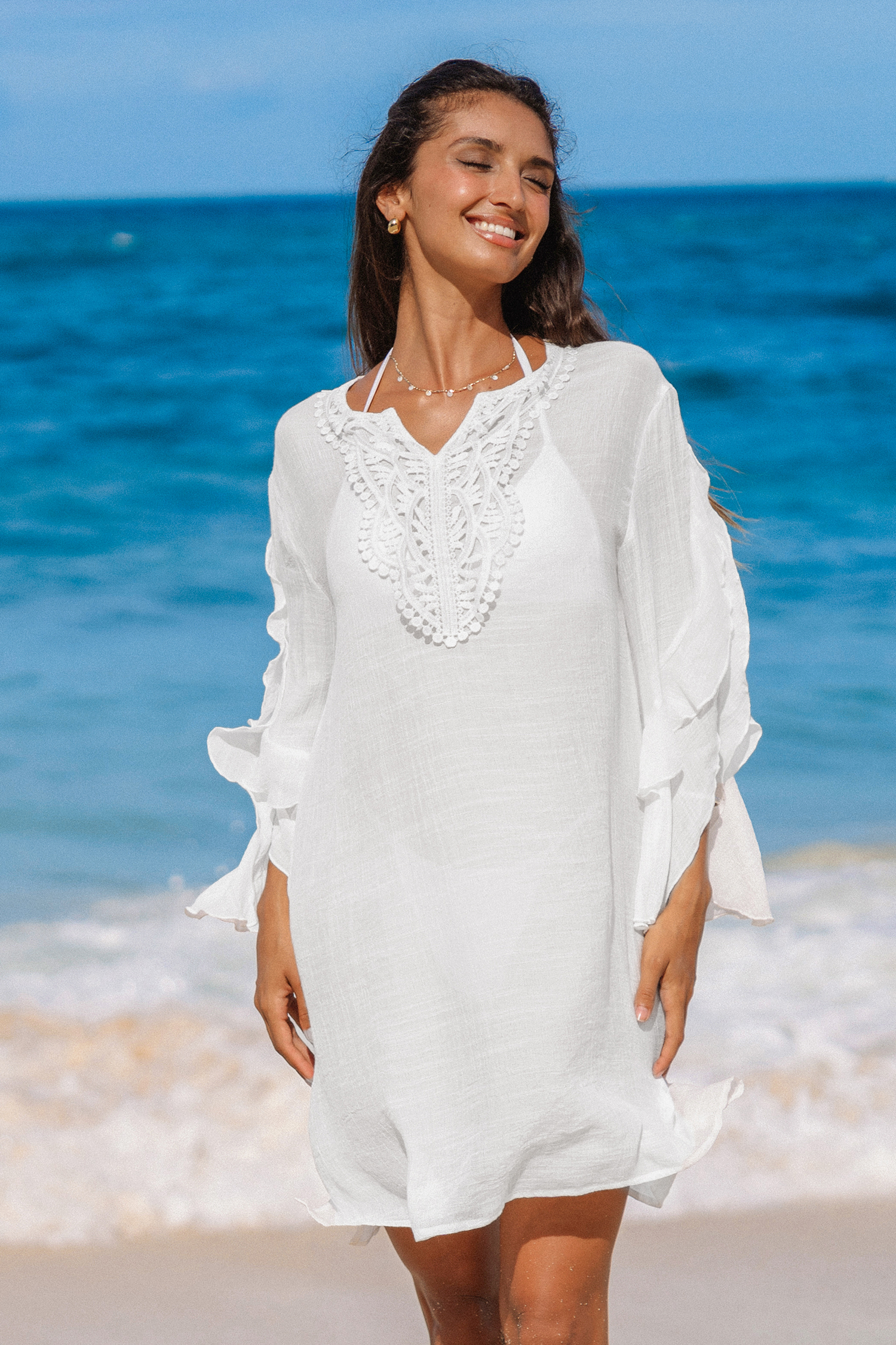 Robe cover up à volants et bordures en dentelle