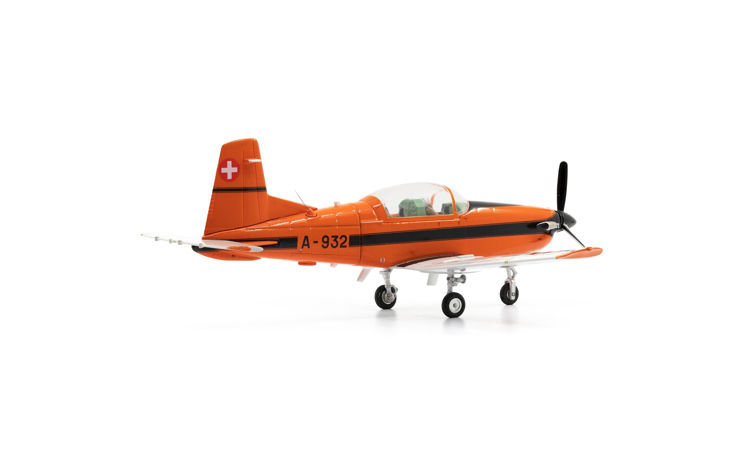 Pilatus PC-7 A-932 - Ursprungsbemalung Orange 1:72Detailliertes Flugzeugmodell