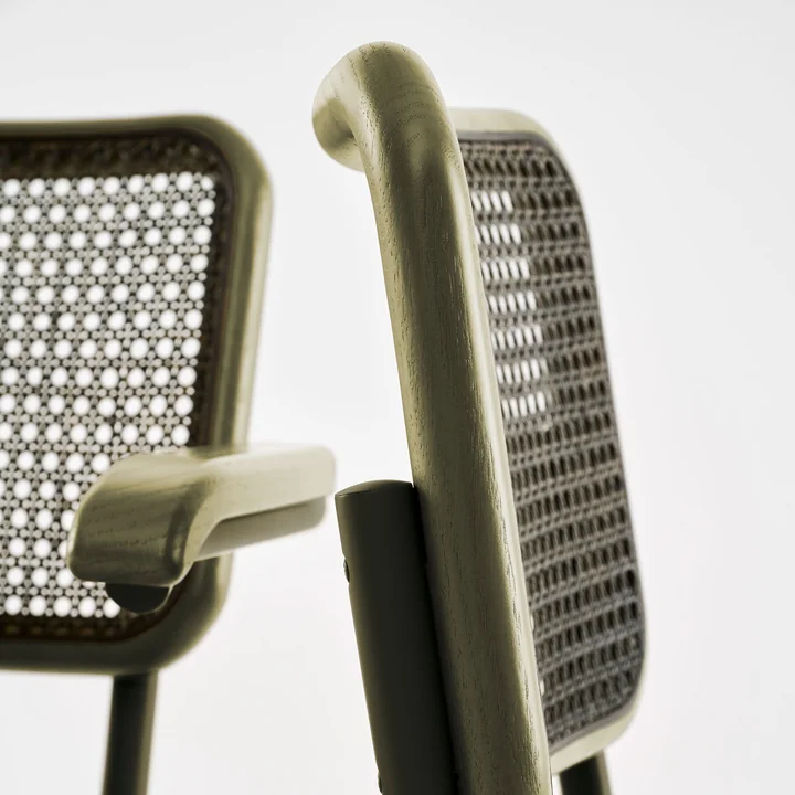 Thonet - S 32 N Stuhl, Chrom / Nussbaum geölt / Netzbespannung schwarz (Pure Materials)