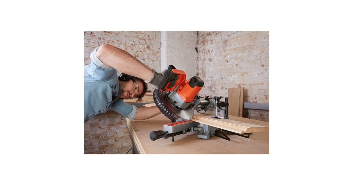 BLACK+DECKER1600W 216mm Afkort- en verstekzaag BES700-QS