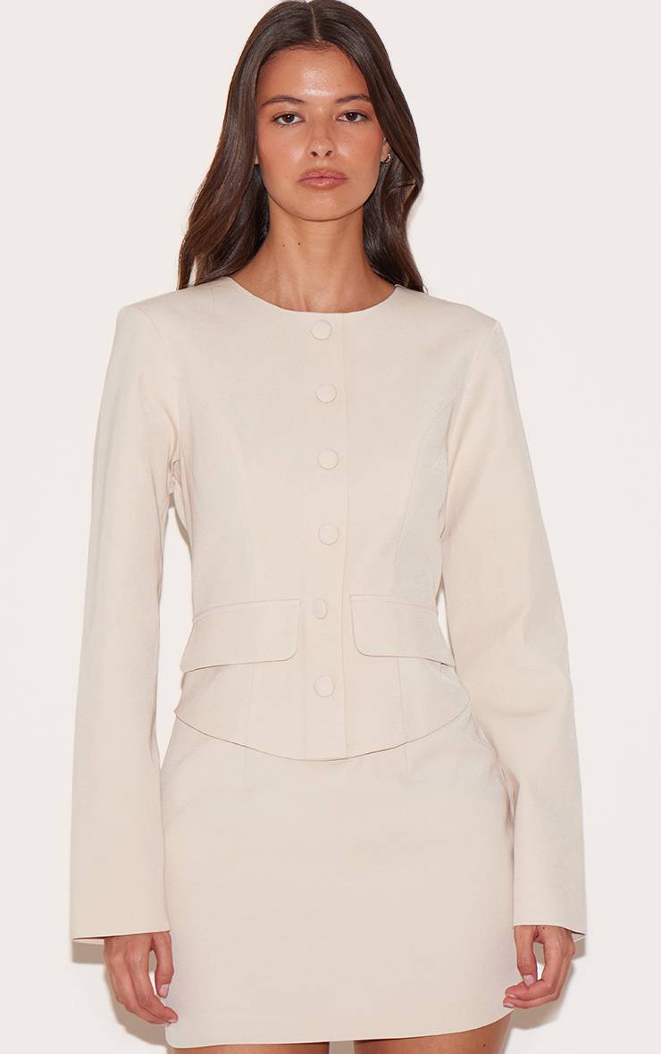 Amande Robe Courte Ajustée En Tissu Tissé Avec Détails De Boutons