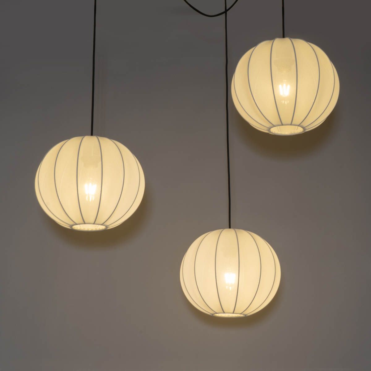 Japandi hanglamp wit zijden 30cm 3-lichts - Plu