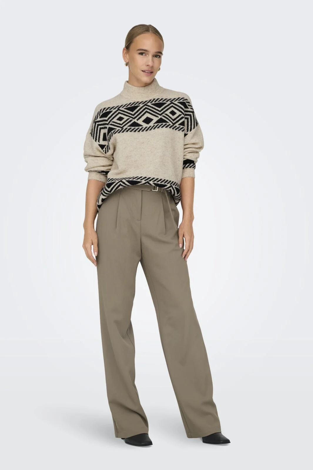 Only Onlvictoria L/S Pullover Knt 4478530 pumice stone black jacquard