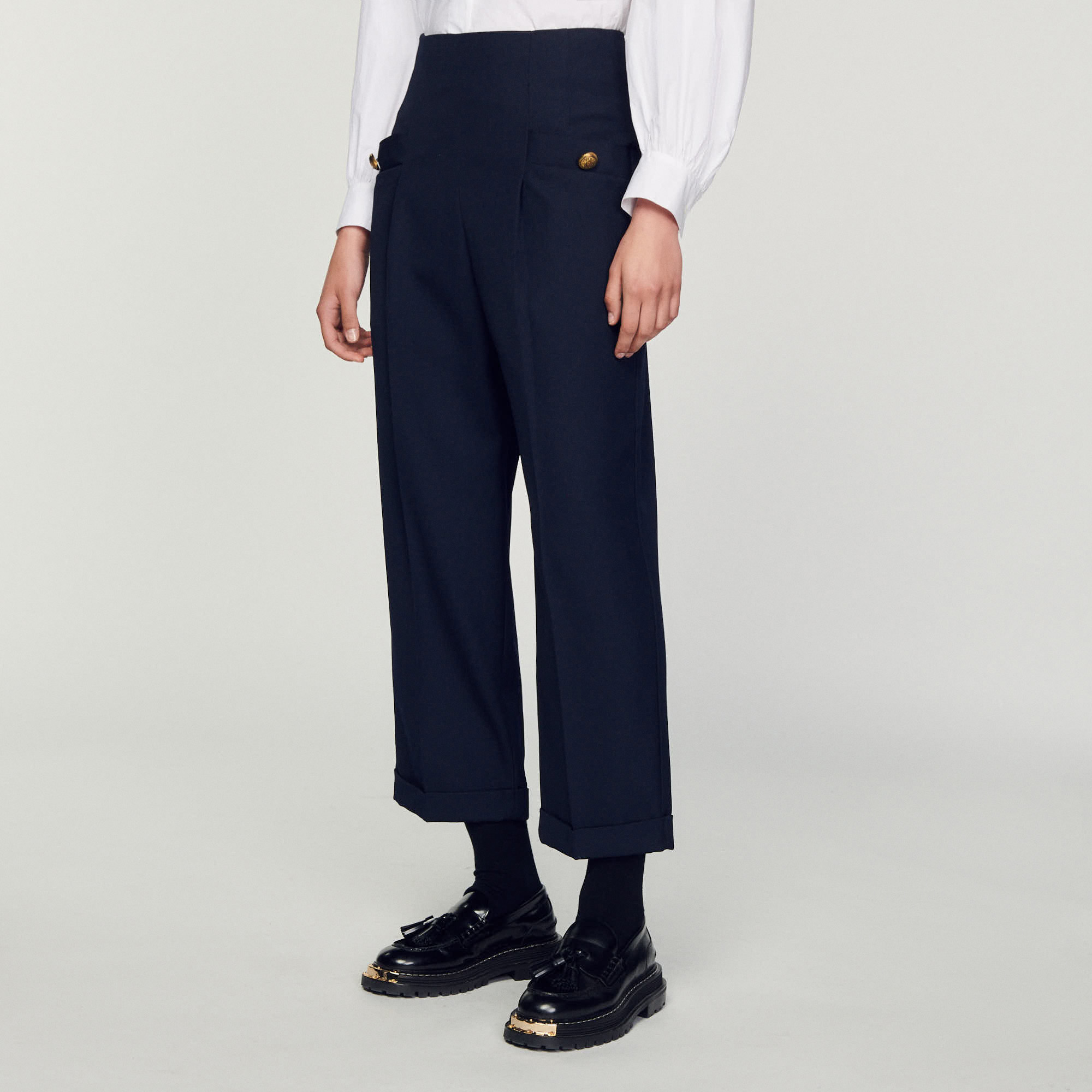 Pantalon á plis