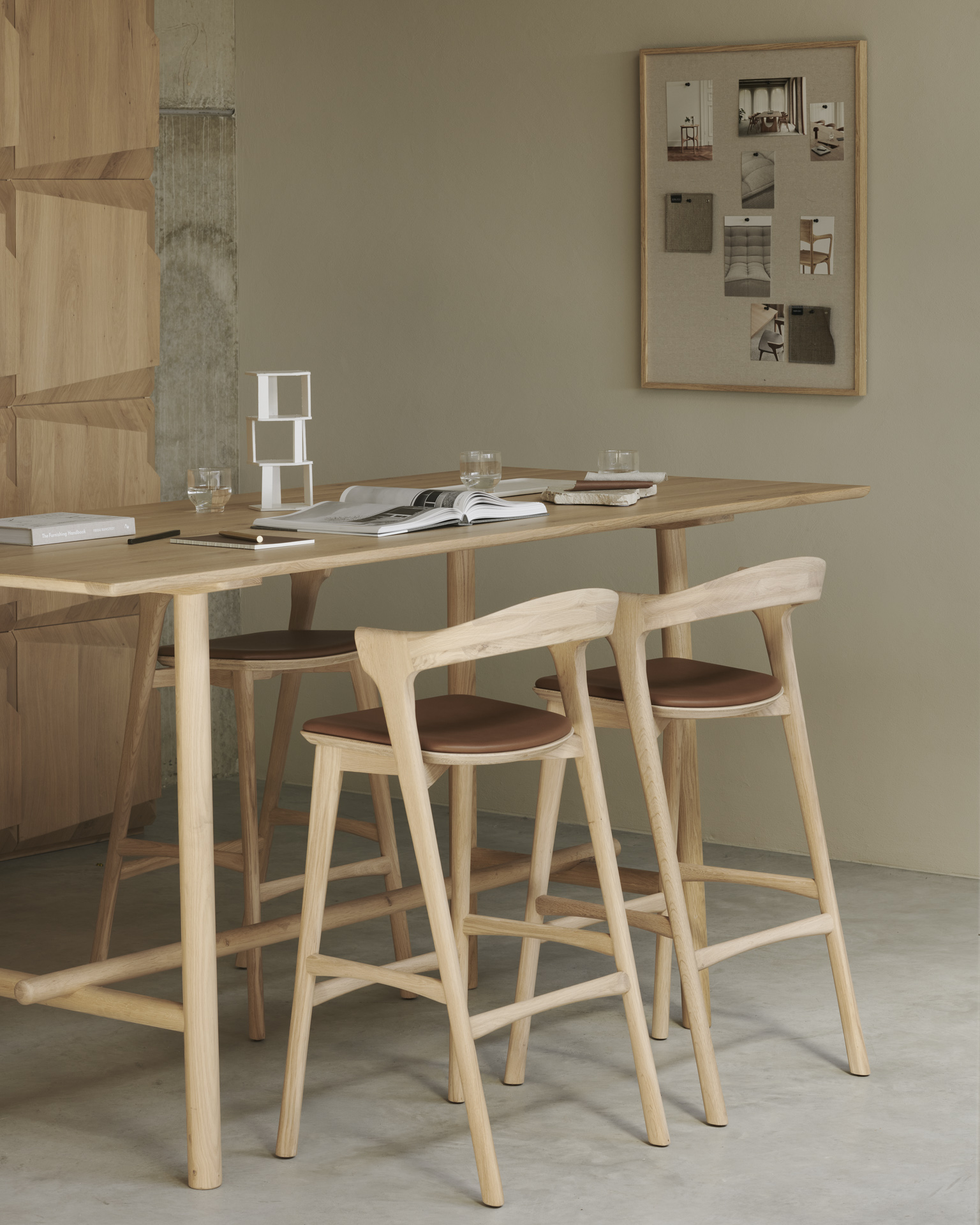 Barstoel Bok gelakt eiken/cognac 76