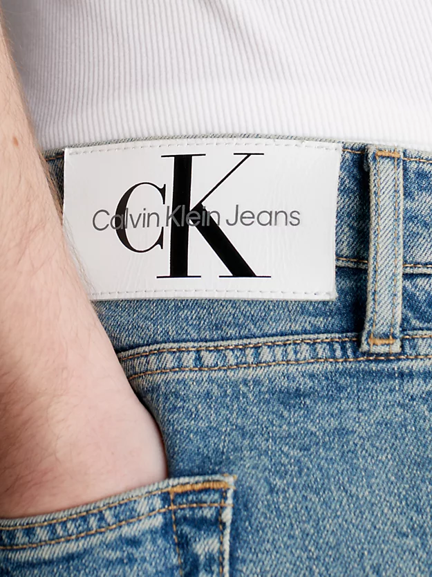 Calça jeans afunilada plus size