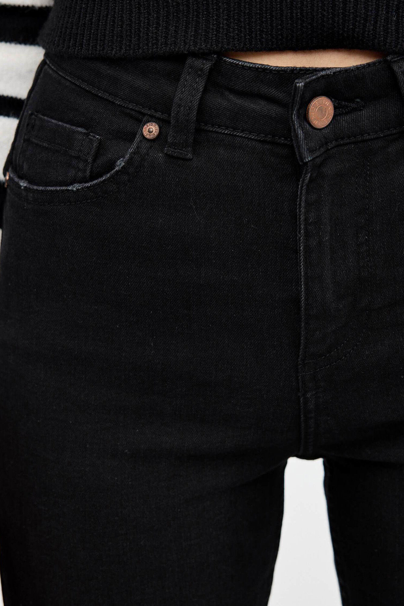 Calça jeans skinny push-up de cintura média