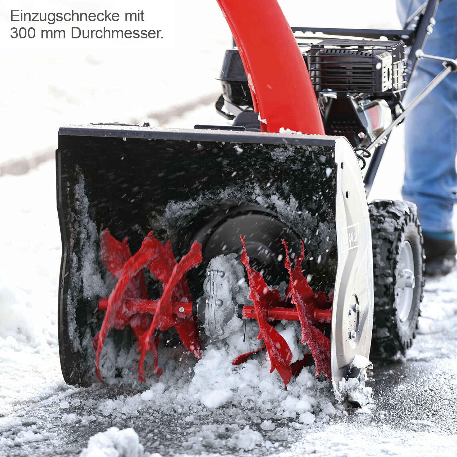 Scheppach Benzin Schneefräse ST570 mit Radantrieb | 5,6 PS | 57cm Arbeitsbreite | 53,5 cm Arbeitshöhe | Wurfweite bis 6m | 6-Vorwärts- & 2-Rückwärtsgänge | 180 Grad Auswurftrichter | Stollenreifen