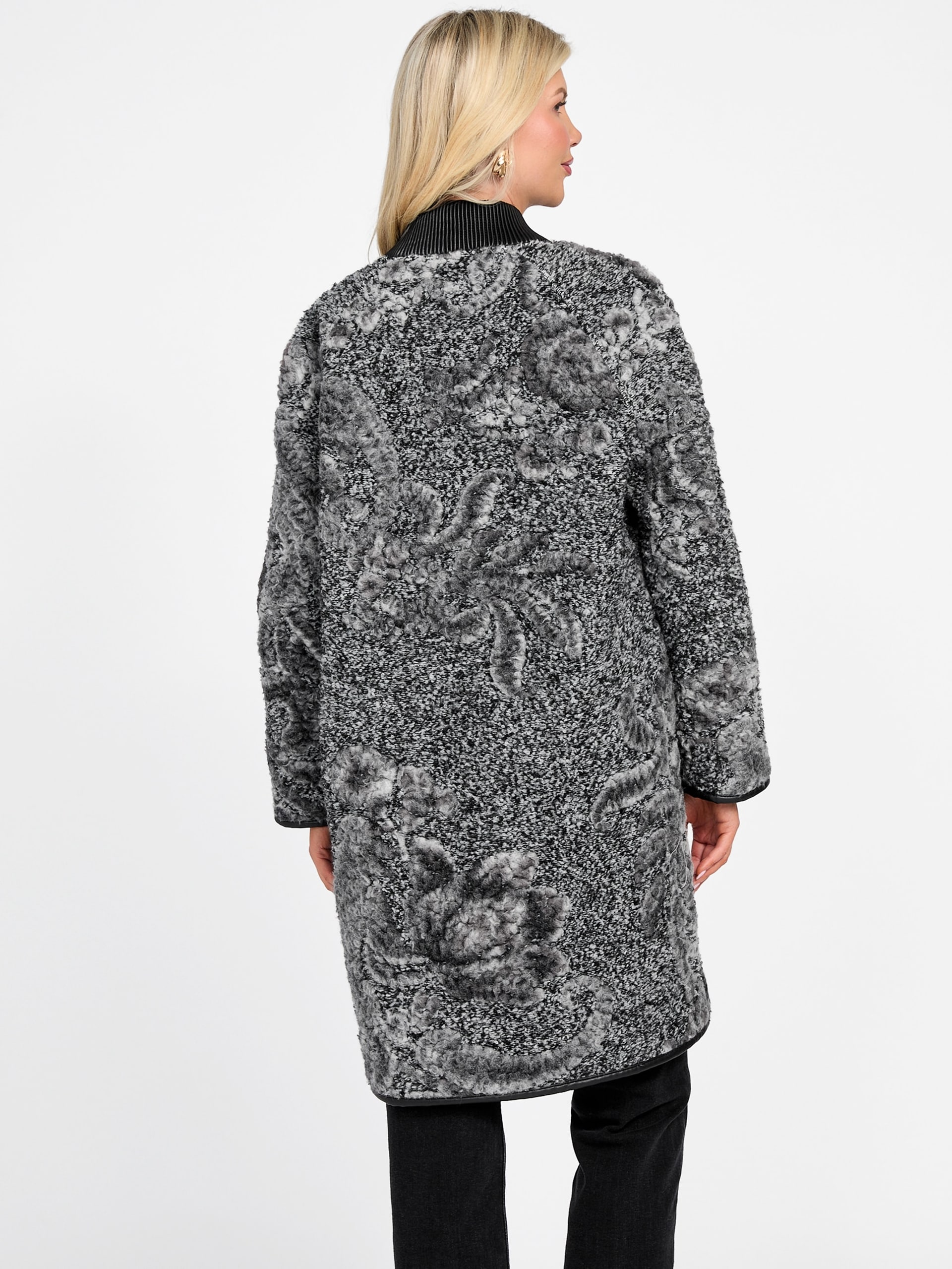 Casaco Marciano em jacquard de lã mista.