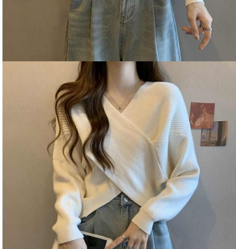 Sisyphi - V-hals effen geribbelde cropped trui