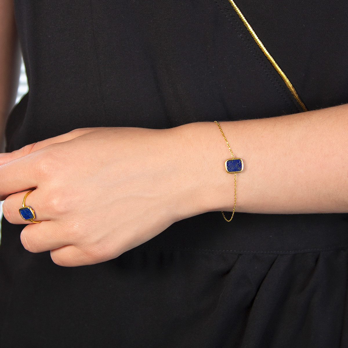 Bracelet or 750 jaune lapis lazuli rectangulaire 18.5 cm.