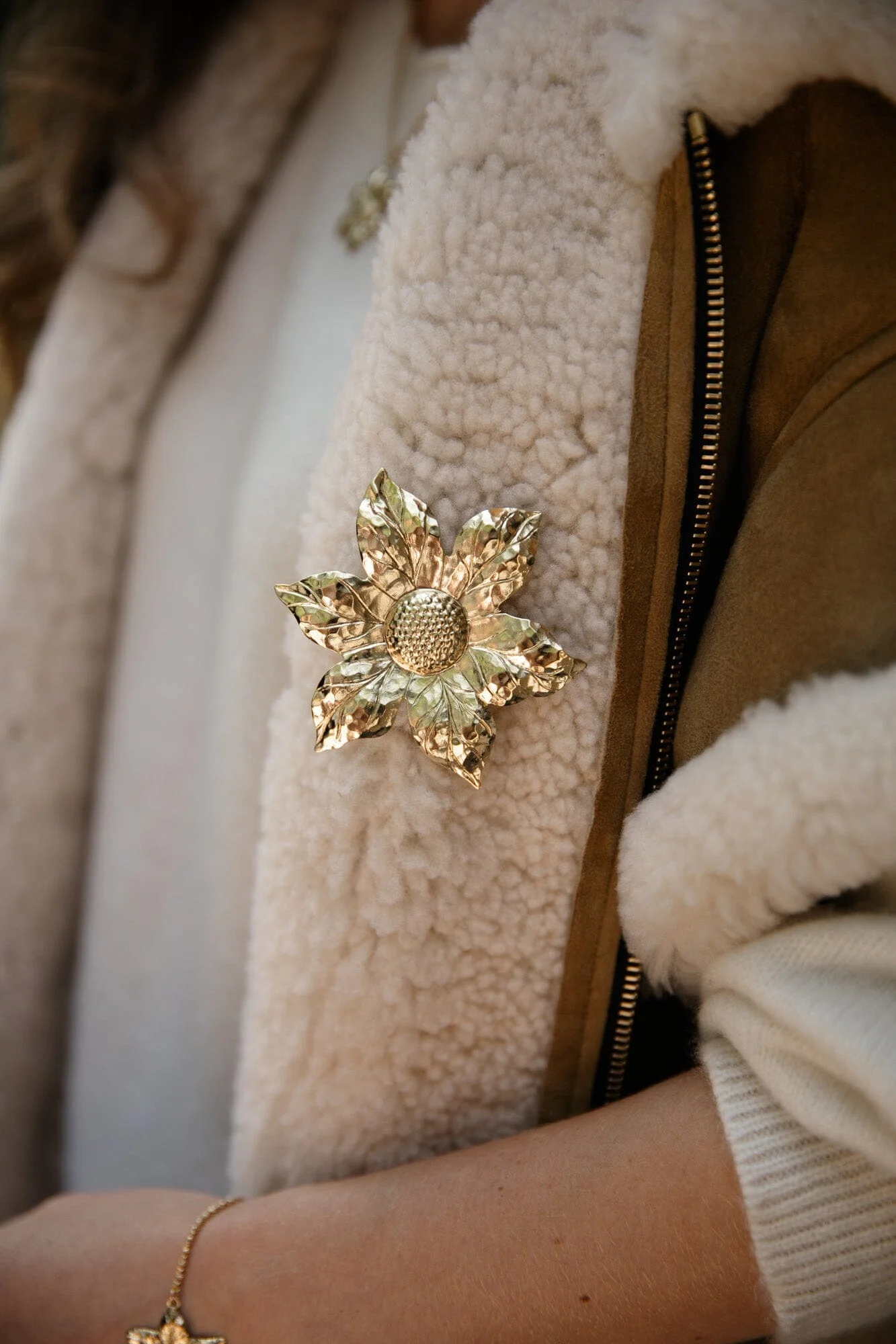 HESPÉRIS - Broche fleur doré à l'or fin | Doré