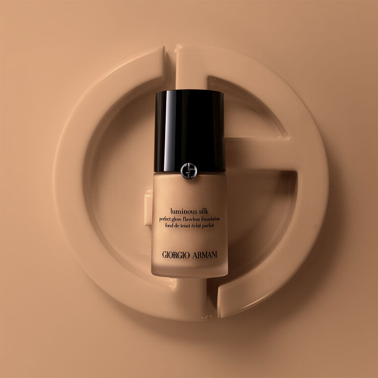 Armani Luminous Silk Foundation