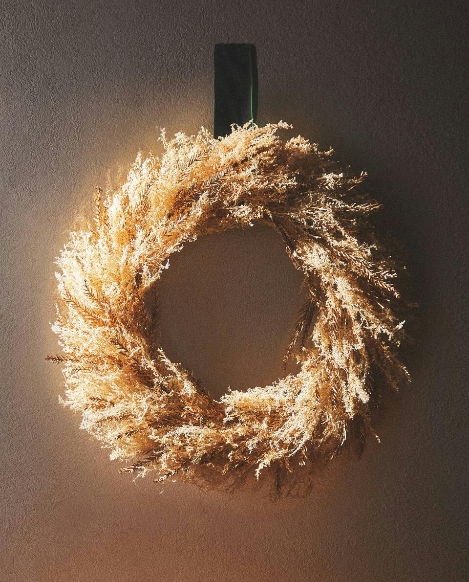 Guirlanda de Natal decorativa com folhas secas