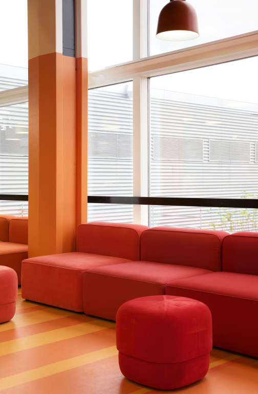 Normann Copenhagen Circus Velour poef small rust