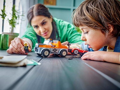 LEGO Sleepwagen en sportautoreparatie (60435)