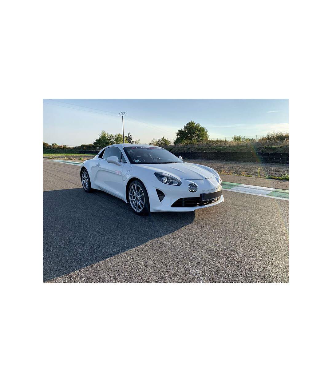Stage de pilotage avec 3 tours au volant de l’Alpine 110 sur le circuit de Nogaro - SMARTBOX - Coffret Cadeau Sport & Aventure