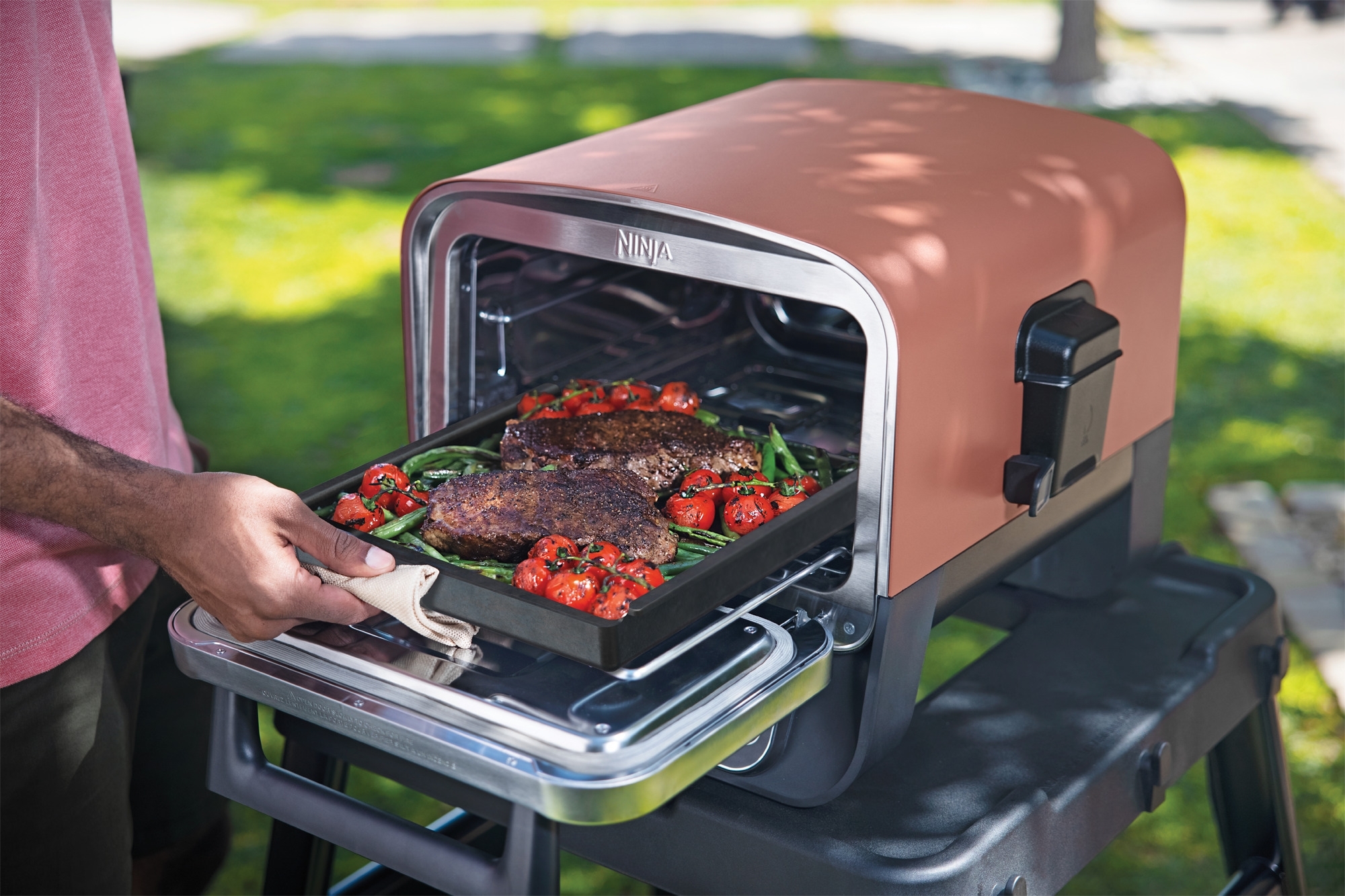 Ninja Woodfire 8 in 1 Outdoor Ofen 2400 W