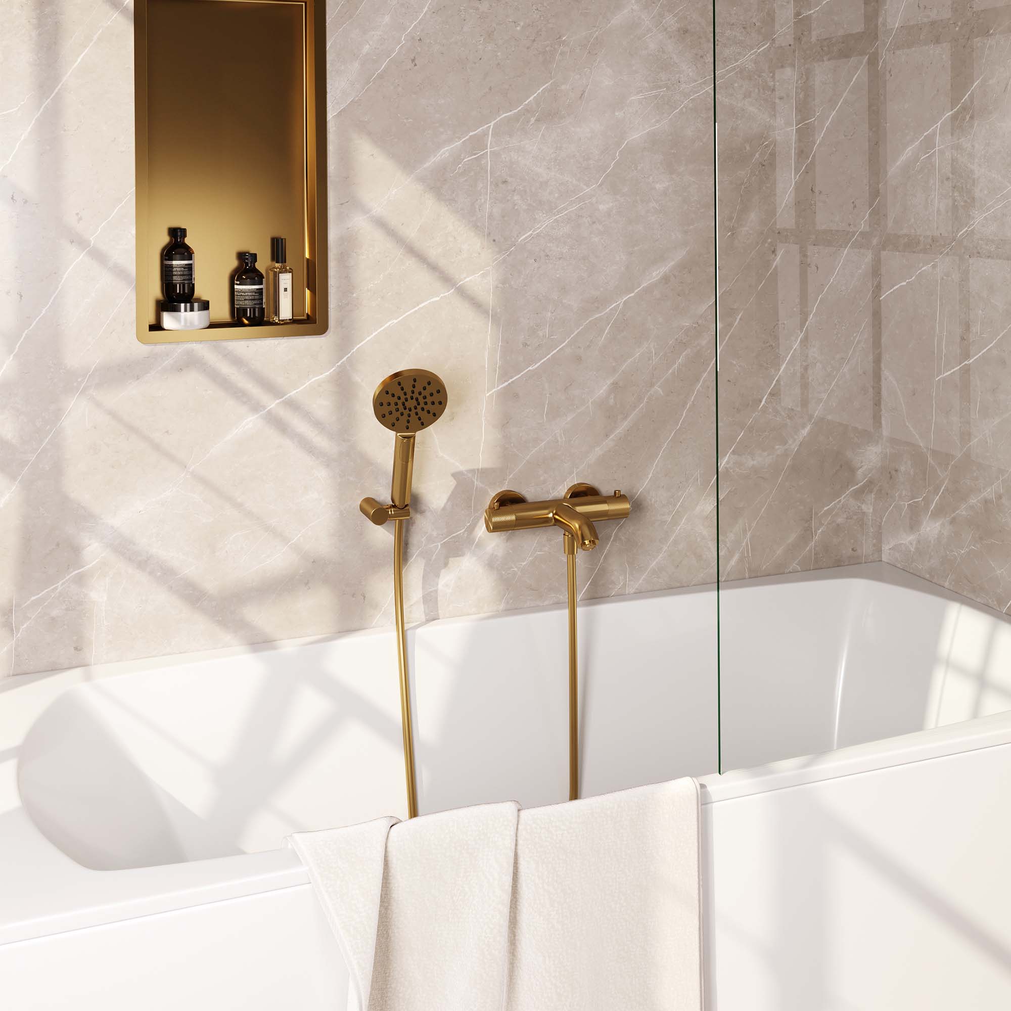 Brauer Gold Carving thermostatische badkraan met wandhouder en 3 standen handdouche geborsteld messing PVD