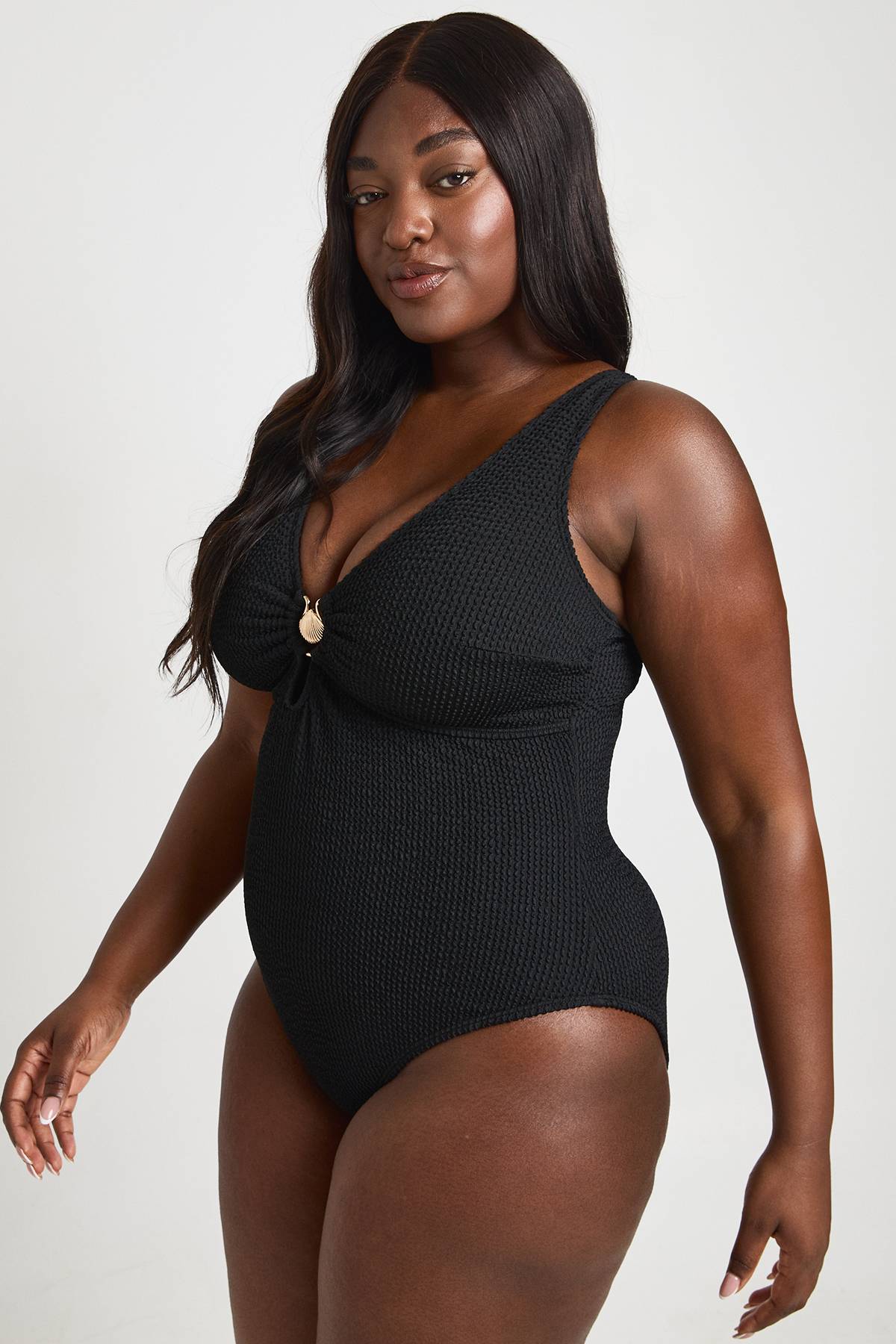 boohoo Maillot De Bain Grande Taille À Décolleté Plongeant Avec Détail Coquillage Et Tissu Froissé