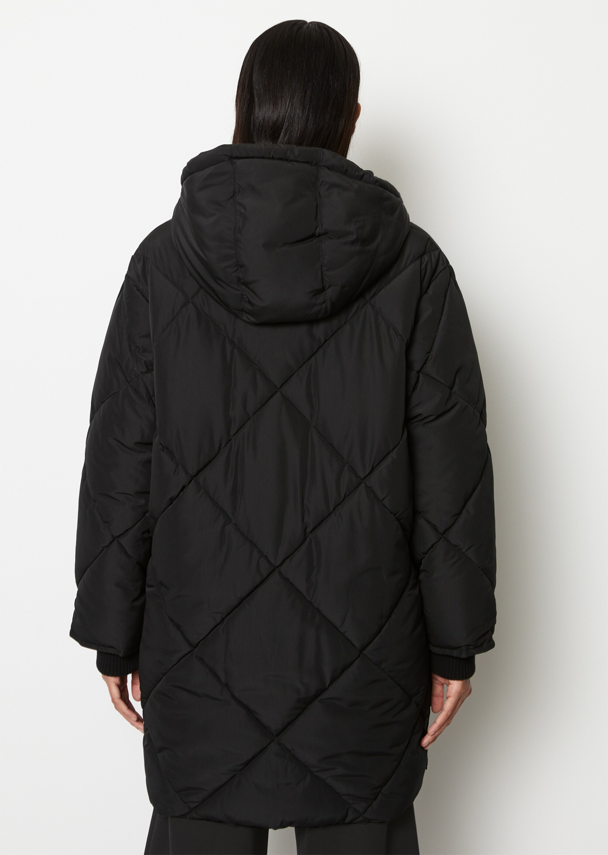 Lange Pufferjacke relaxedaus recycelten Materialien
