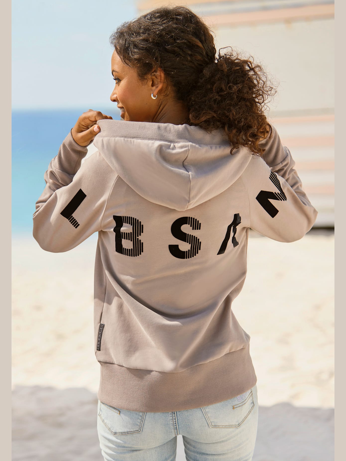 Veste sweat grande capuche avec coulisse