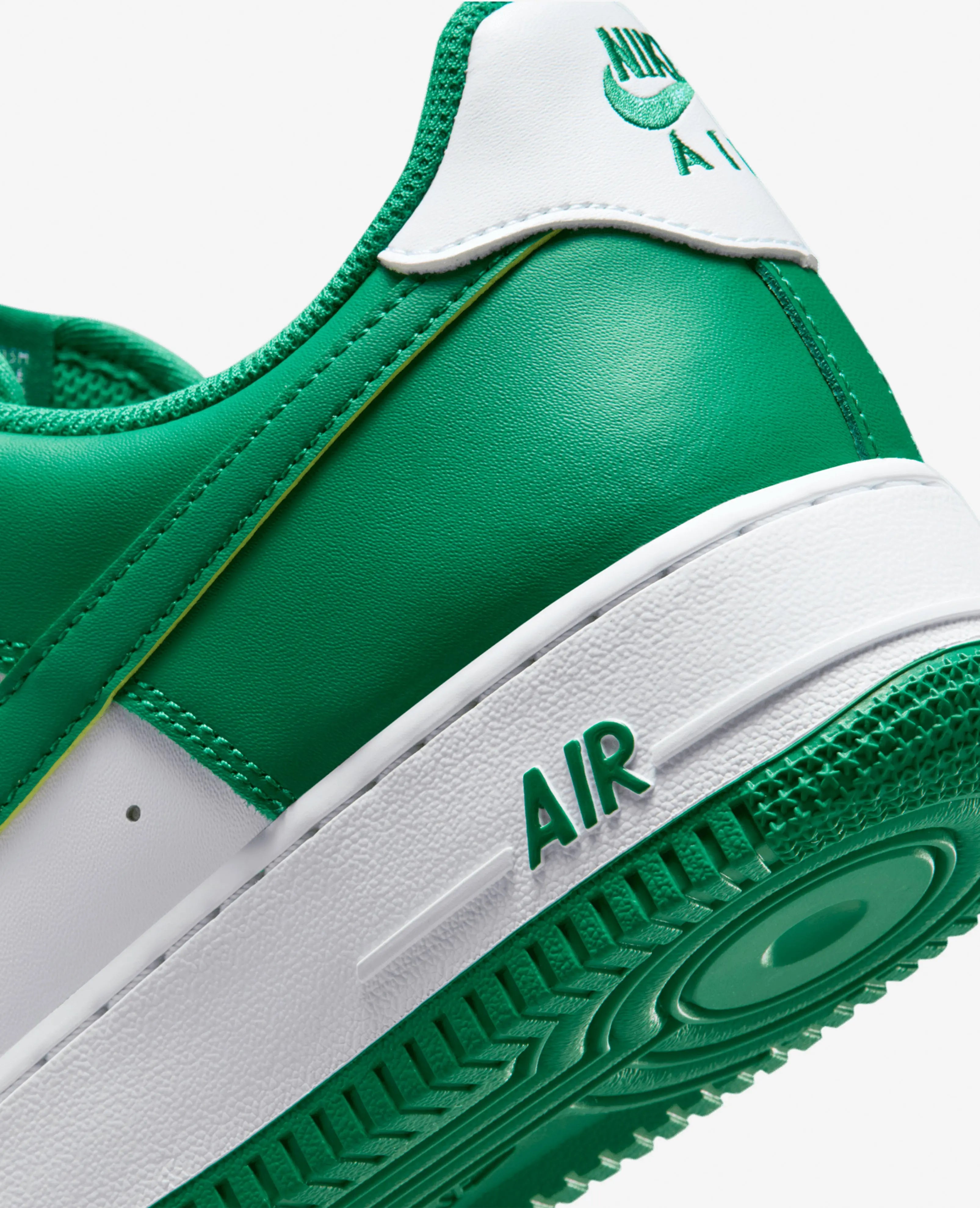 Nike Air Force 1 '07 (WHITE/MALACHITE-WHITE)