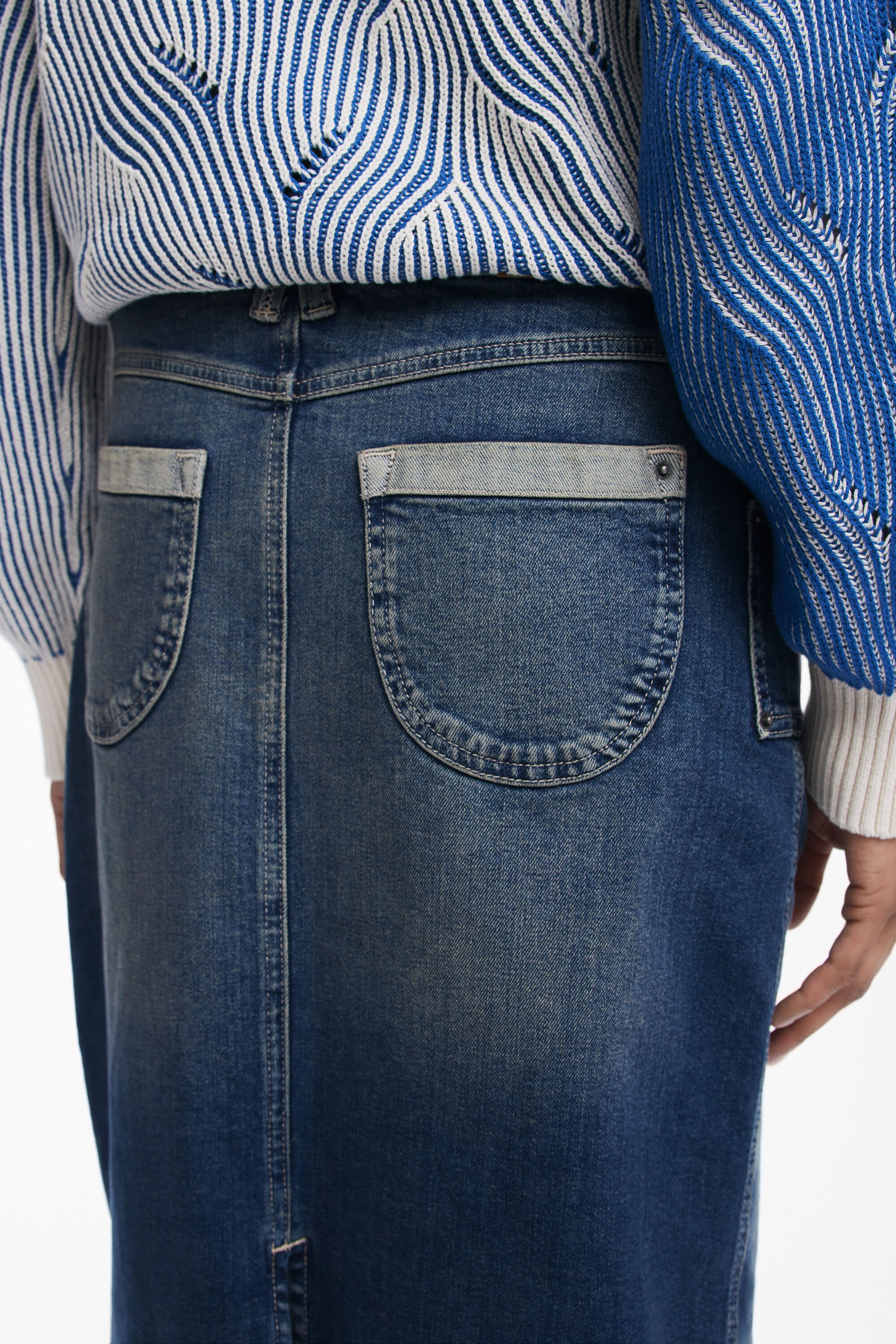 Falda midi em denim