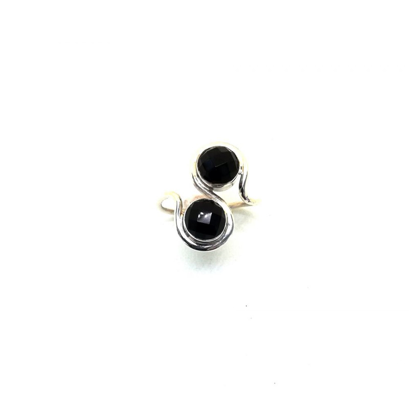 Bague en argent ovale et agate noire