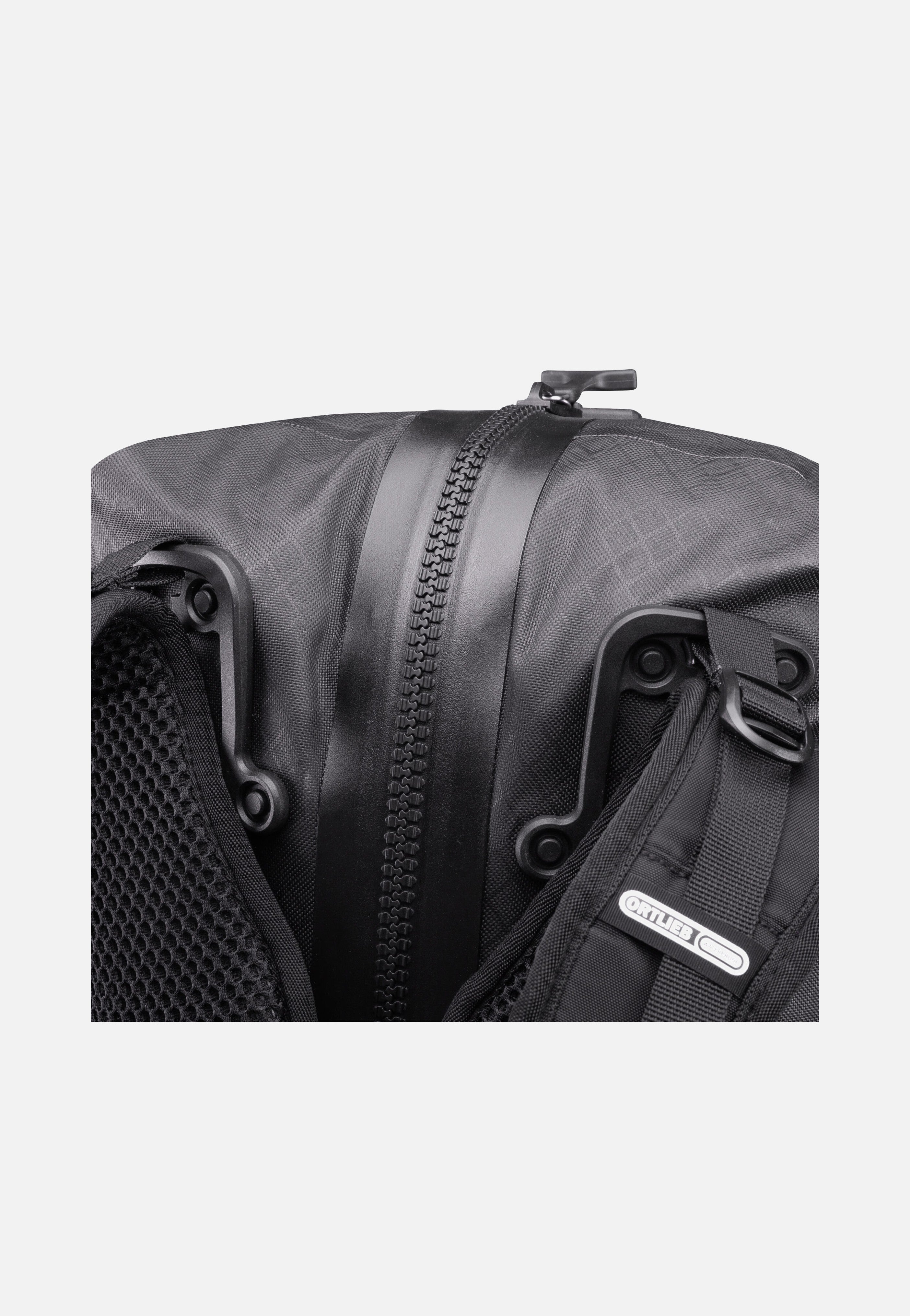 Atrack Metrosphere 34 Black Embossed - Reiserucksack