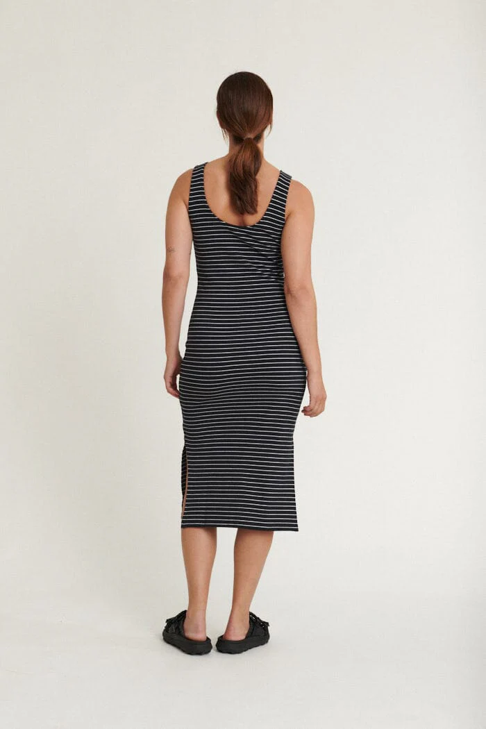 Basic Apparel Ludmilla Openback Dress 703 black bright white