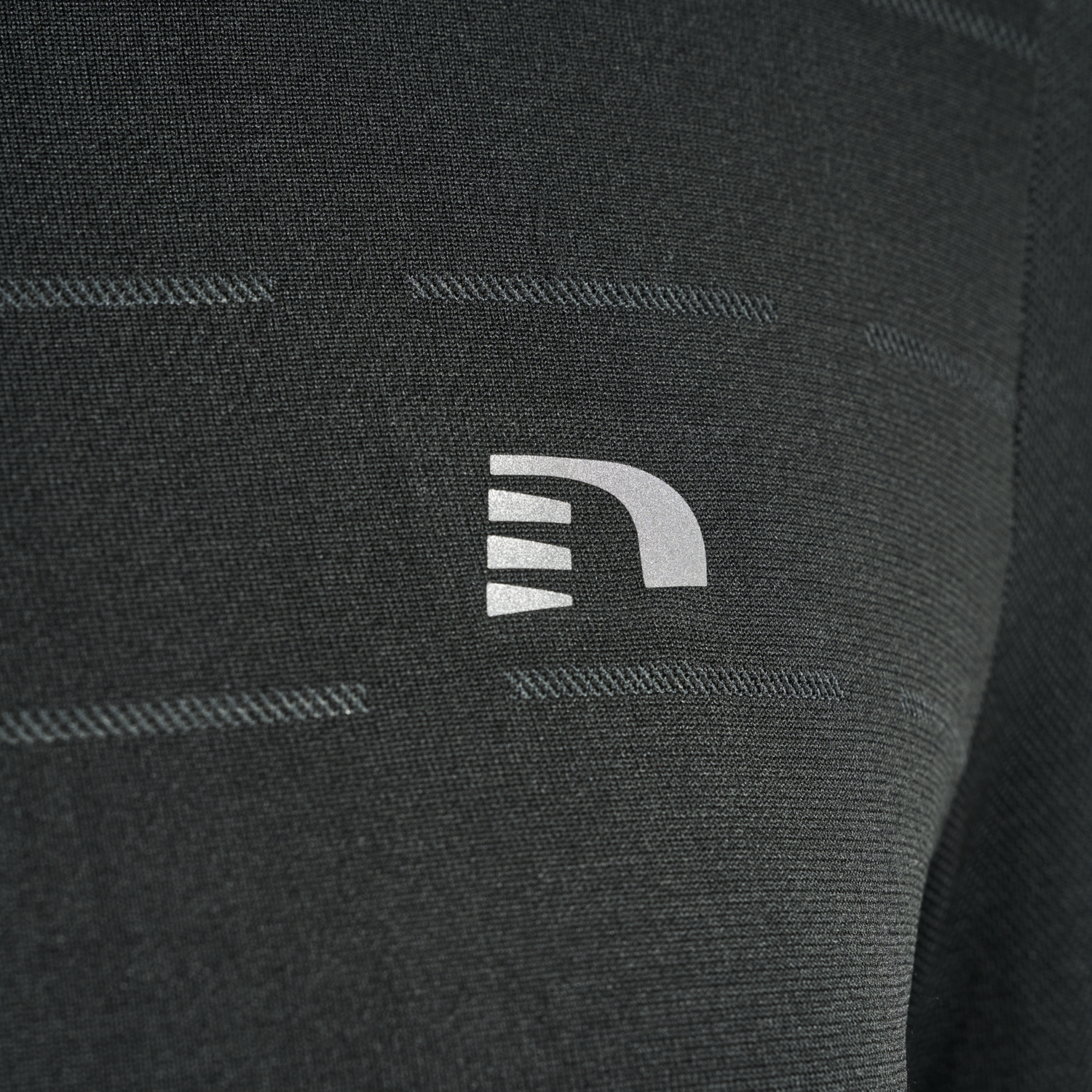 nwlCAMBRIGDE SEAMLESS HOODIE female