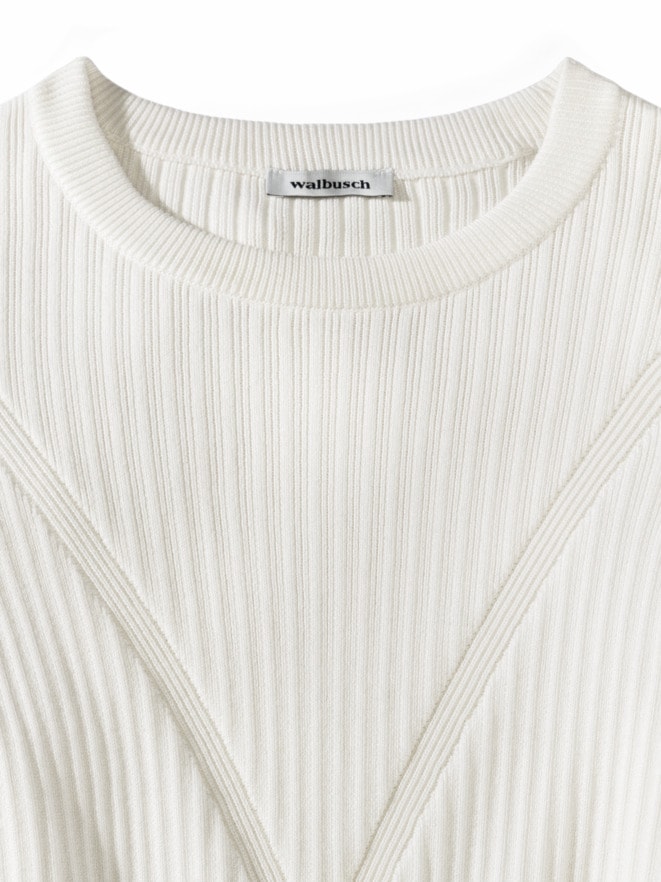 Struktur-Pullover Figurschmeichler