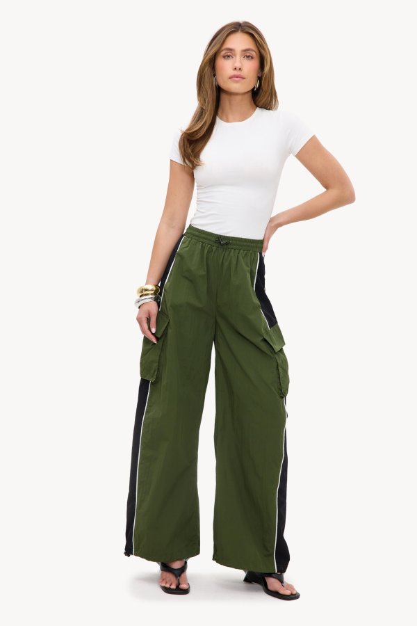 LIVING OUT LOUD - KHAKI