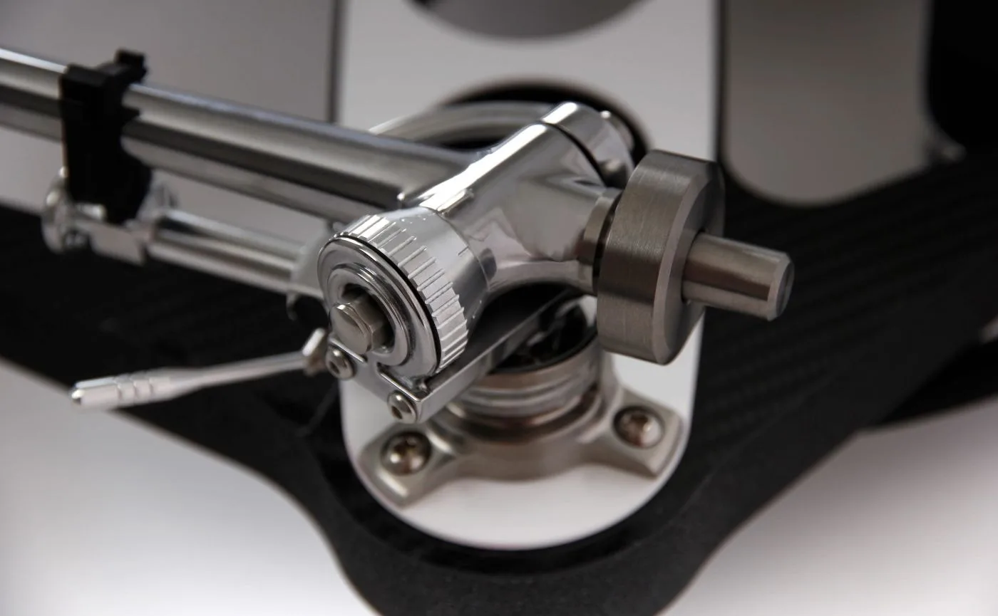 Rega Naia   cellule Aphelion 2 MC Platines vinyle hi-fi