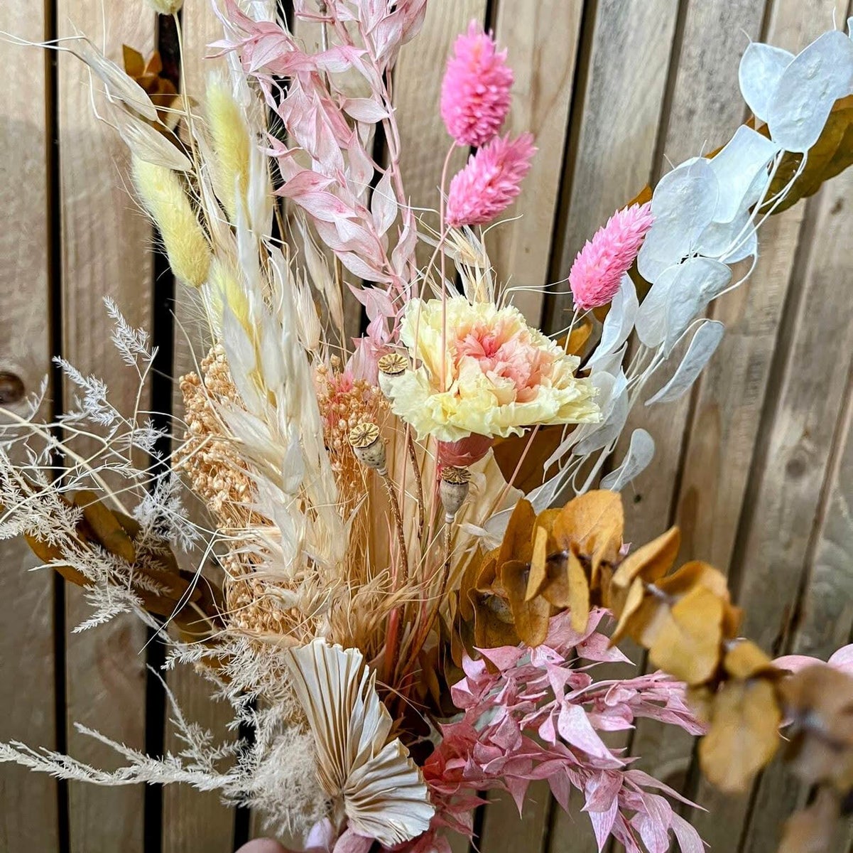 Bright Morning: Een boeket gedroogde bloemen vol levensvreugde en levendigheid