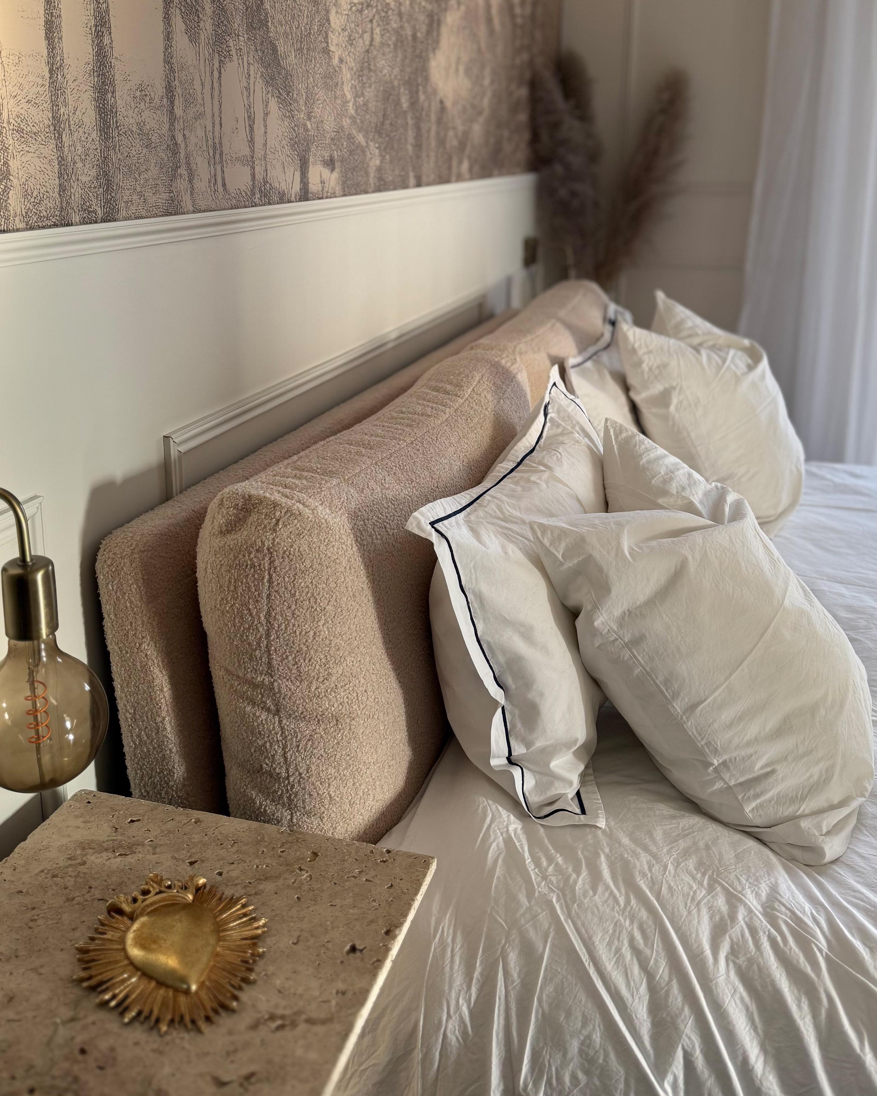 Bed Bouclé MELLE 180 x 200 cm Beige